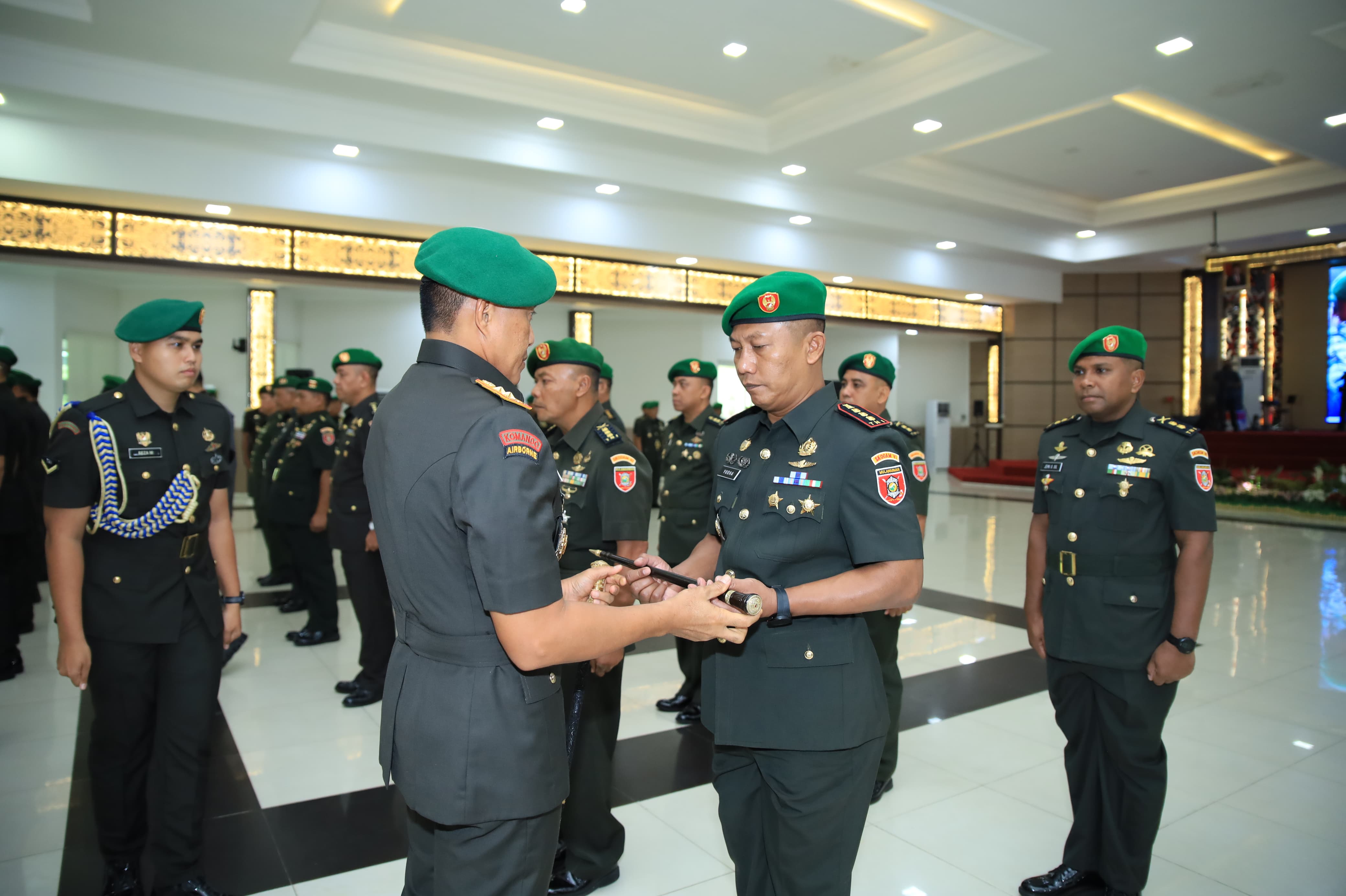 Pangdam VI/Mulawarman pimpin Serah Terima Beberapa Pejabat Utama Kodam