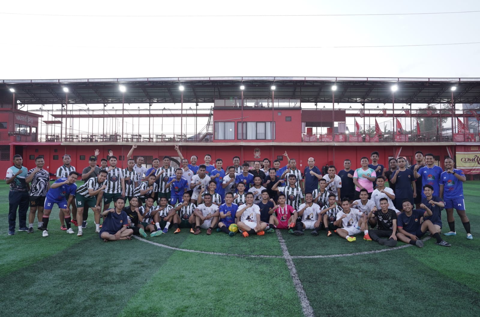 Membangun Sinergi dalam Kebugaran: Fun Football Insan Penerangan Dan Humas TNI Polri Bersama Media Kota Balikpapan