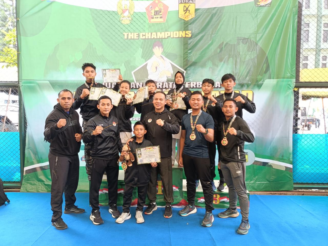 Kontingen Karate Kodam VI/Mlw Raih Prestasi Gemilang pada Kejuaraan Piala Dankodiklatad