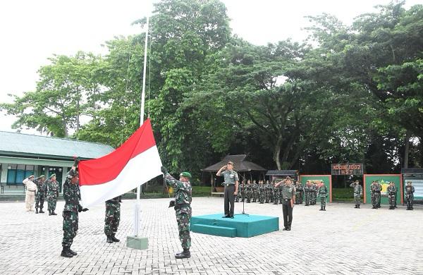 Pangdam VI/Mulawarman Tekankan Kinerja dan Netralitas dalam Upacara Tujuh Belasan