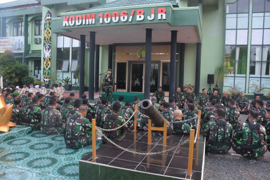 “Jam Pimpinan” Dandim Berikan Arahan Dan Motivasi Kepada Prajurit, PNS