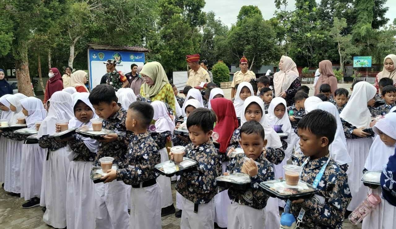 SDN 013 PPU Laksanakan Uji Coba Makan Bergizi Gratis, Diharapkan Mampu Meningkatkan Gizi dan Fokus Peserta Didik