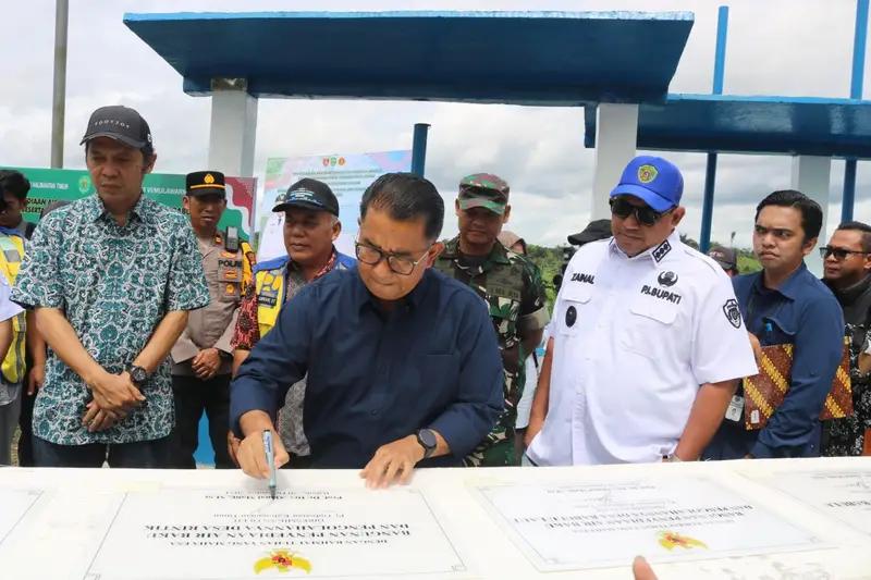 Dandim 0913/PPU Dampingi Pj Gubernur Kaltim Resmikan Pembangunan Penyediaan Air Baku