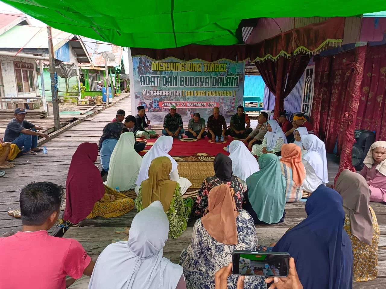 Semarakkan Pesta Laut Babinsa Koramil 09/Biatan, Hadiri Acara Adat dan Lomba Balap Perahu Tradisional.