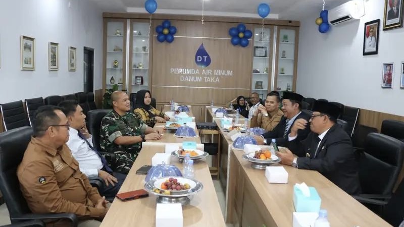 Dandim 0913/PPU Hadiri HUT Ke-19 Perumda AMDT (Air Minum Danum Taka) Kab PPU