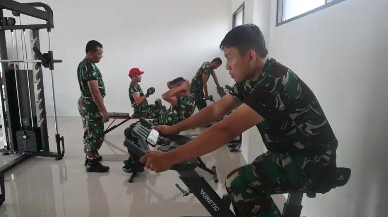 Personel Kodim 0902/Berau Jaga Kebugaran dengan Rutin Fitnes