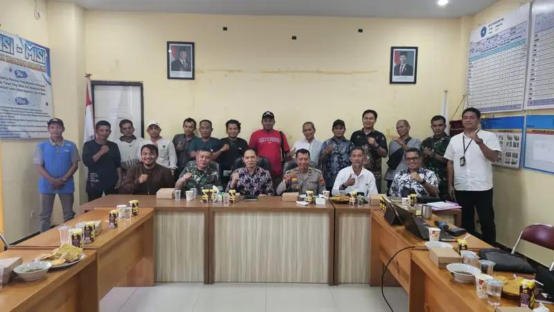 Bentuk Kepedulian Danramil 05/Sambaliung, Hadiri Sosialisasi Hasil Penilaian Bangunan Warga Terkait Aktivitas Pertambangan.