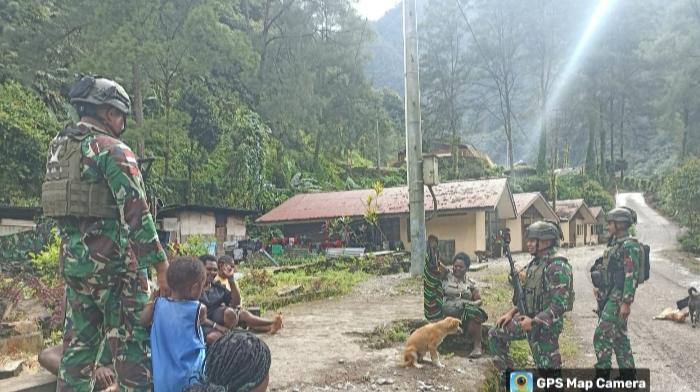 Satgas Yonif 611/Awang Long, Melalui Komunikasi Sosial, Jalin Kerjasama dan Tingkatkan Keamanan Wilayah