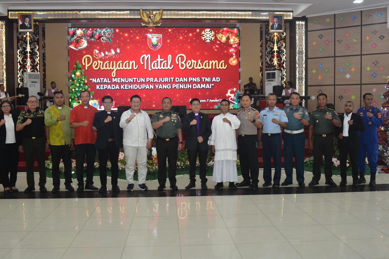 Khidmat dan Penuh Kasih, TNI/Polri Balikpapan Mengikuti Perayaan Natal 2024 di Kodam VI/Mulawarman