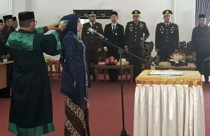 Bersama Stakeholder Pemerintah, Dandim HSS Hadiri Pengambilan Sumpah Anggota DPRD Pengganti Purna Waktu