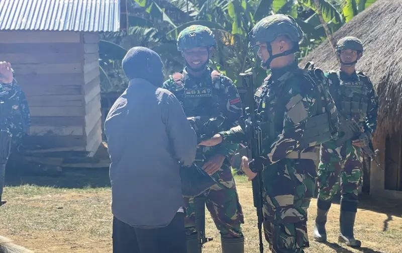 Anjangsana ke Rumah, Personel Satgas Yonif 614/Raja Pandhita Silaturahmi Dengan Tokoh Agama Papua