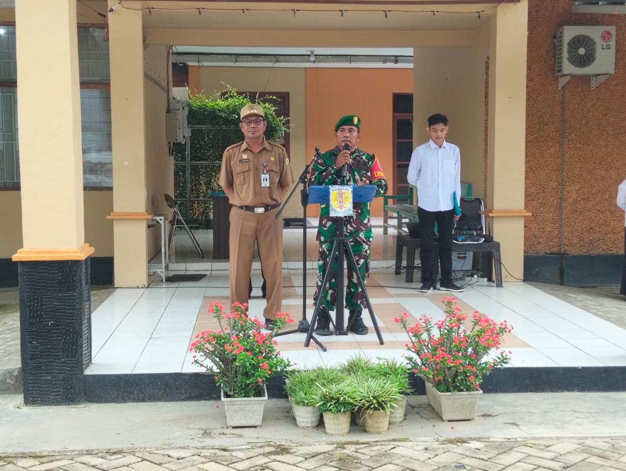 Sinergitas TNI-Pemerintah Desa: Apel Gabungan Rapatkan Barisan untuk Labuan Amas Utara yang Lebih Baik