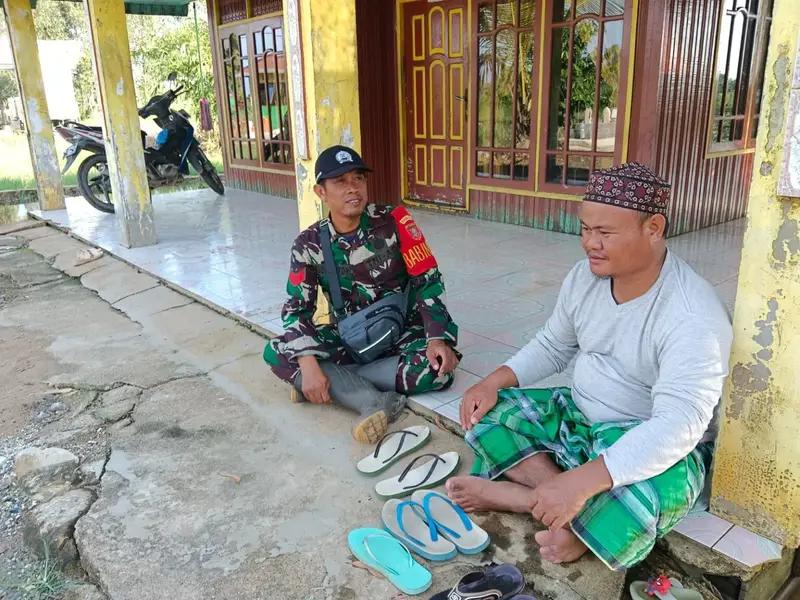 Babinsa Koramil 1005-05/Mandastana Gelar Anjangsana, Perkuat Hubungan TNI-Masyarakat di Barito Kuala
