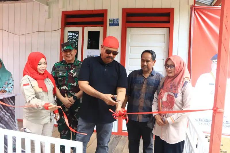 Dandim 0908/Bontang Dampingi Bupati Kutai Kartanegara Resmikan RTLH