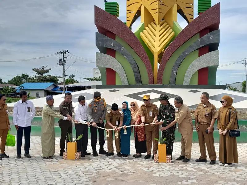 Pembangunan Infrastruktur Batola Capai Puncak: Kasdim 1005/Barito Kuala Peresmian Tugu Bundaran Jembatan Rumpiang, Tugu Adipura dan Jembatan Sungai Tabuk
