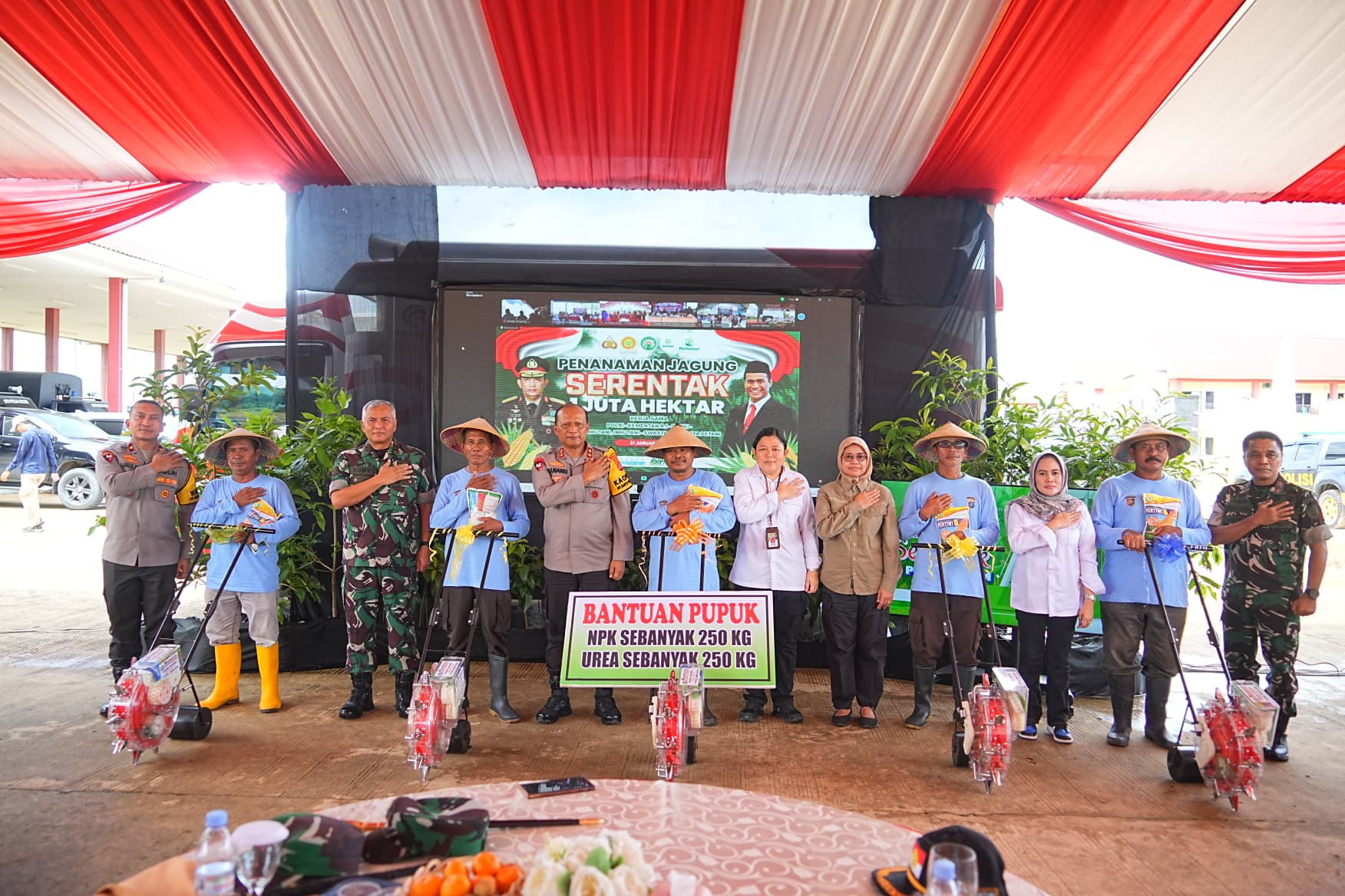 Pangdam VI/Mulawarman Hadiri Penanaman Jagung Serentak 1 Juta Hektar di Kalimantan Timur