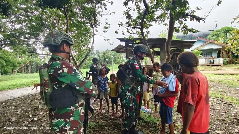 Kegiatan Bakti Sosial Satgas Yonif 614/RJP: Bantu Anak-Anak Memberamo Raya