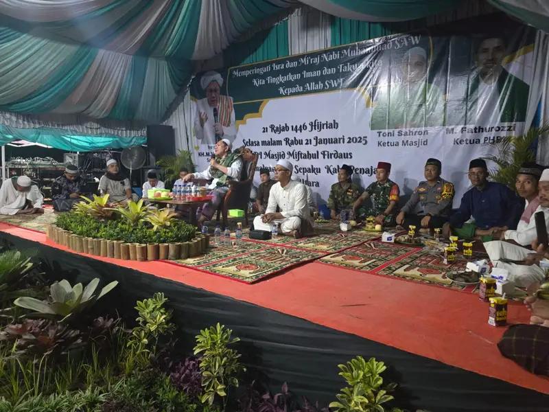 Babinsa Pemaluan Hadiri Isra Miq’raj Nabi Besar Muhamad SAW 1446 H