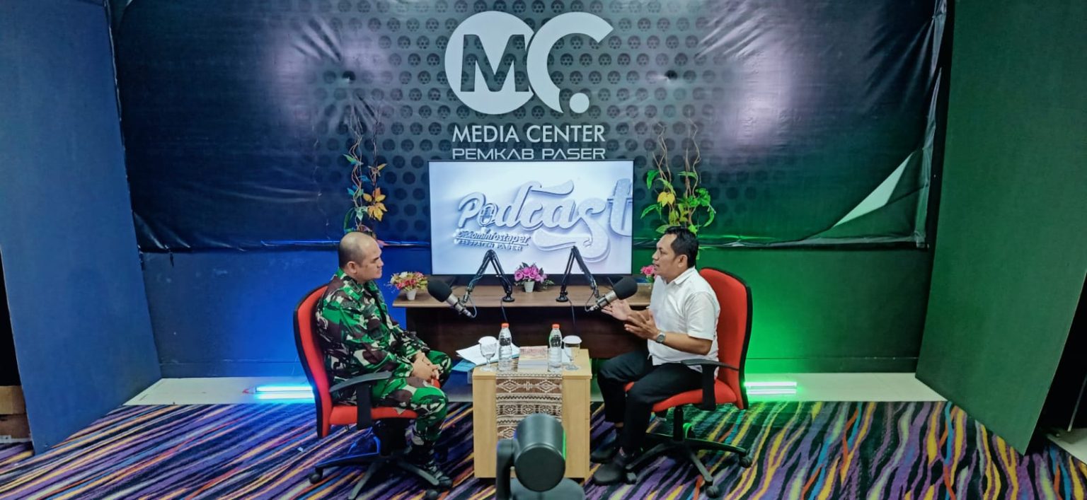 Dandim 0904/Paser Sampaikan Masuk TNI Gratis Melalui Podcast MC Kab. Paser