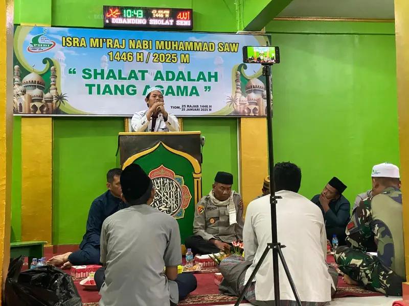 Anggota Satgas Yonif 614/RJP Menghadiri Peringatan Isra Mi’raj Nabi Muhammad SAW 1446 H