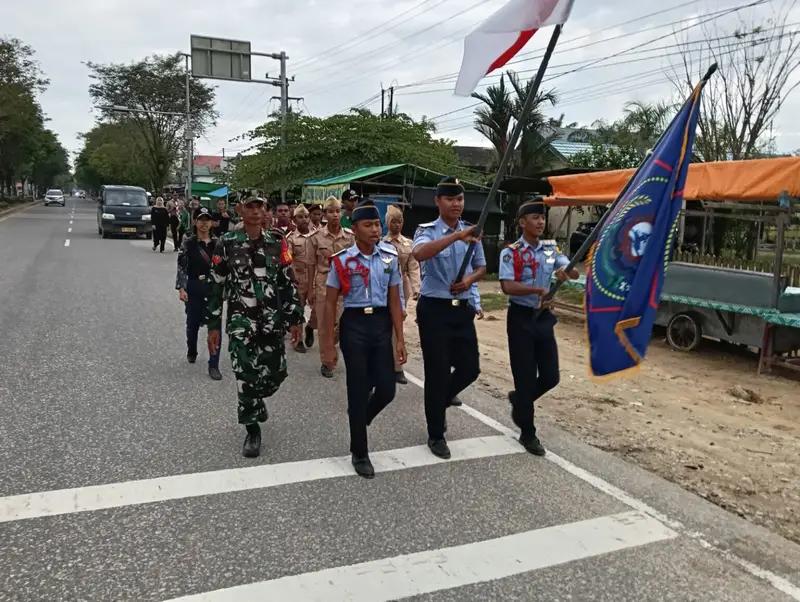 Terapkan Disiplin Siswa,Babinsa Petung Dampingi SMK Nusantara