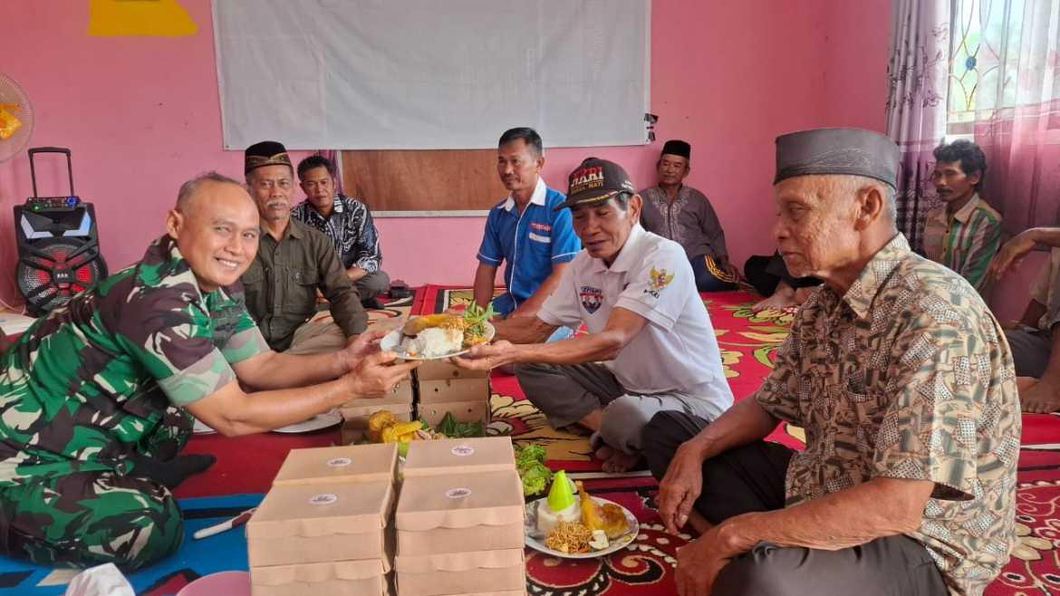 Doa Selamatan Pembukaan Karya Bakti Jalan Usaha Tani di Desa Silva Rahayu