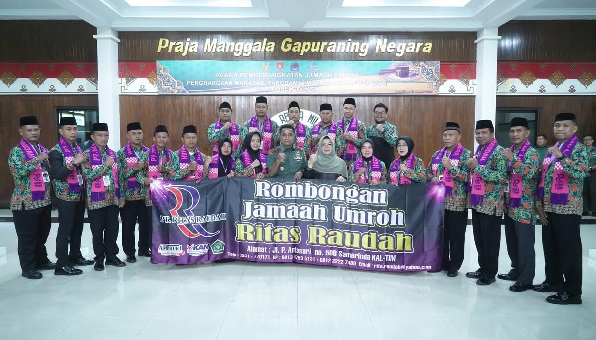 Danrem 091/ASN Lepas  Prajurit dan PNS Jamaah Umroh