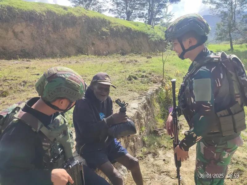 Satgas Yonif 614/RJP Anjangsana dengan Tokoh Agama di Desa Bagi, Lanny Jaya