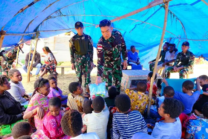 Kegiatan Sosial Satgas Yonif 614/RJP: Bantuan Selimut dan Pakaian untuk Warga Binaan