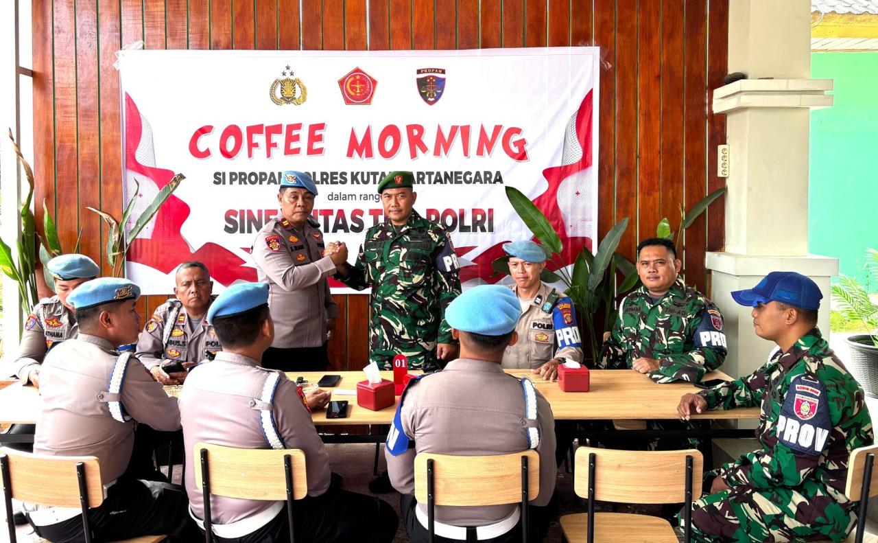 Jalin Sinergitas TNI dan Polri Tetap Kompak Anggota Kodim Lakukan Coffee Morning Bersama Anggota Provos Polres