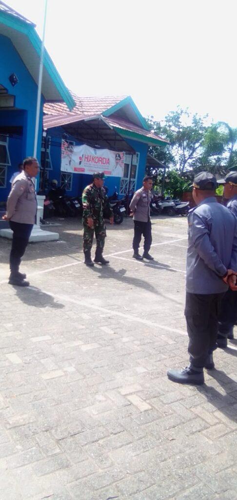 Danpos Koramil Aluh -Aluh Dan Bhabinkamtibmas Latih Linmas Dengan Meningkatkan Kapasitas Pengamanan Diwilayah