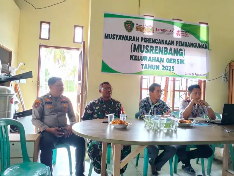 Wujud Peran Aktif, Babinsa Gersik Koramil Penajam Hadiri Musrenbang
