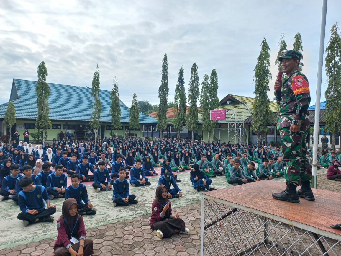 Danramil Barabai Sosialisasi Rekrutmen TNI di SMK Negeri 1 Barabai