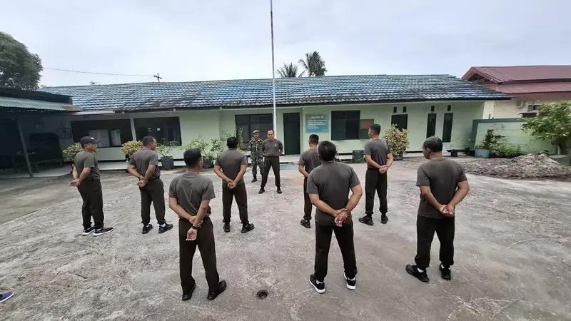 Pimpin Apel Pagi, Danramil 01/Penajam Berikan Pengarahan Kepada Anggota