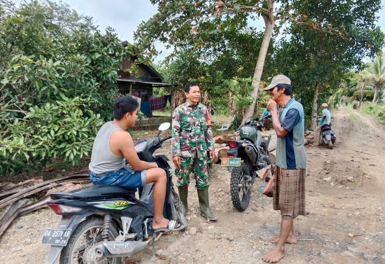 Babinsa Supono ‘Blusukan’ di Hari Libur, Sambangi Warga Binaan Demi Kemanunggalan TNI-RAKYAT