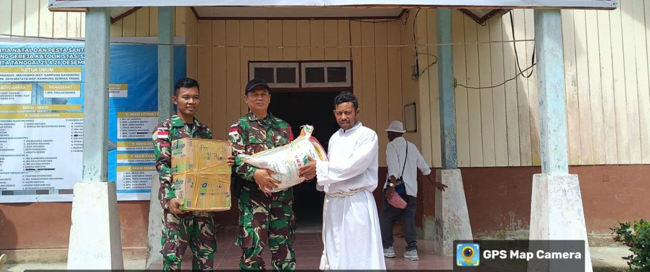 Satgas Yonif 611/Awang Long Gelar Binter Sekaligus Penyerahan Sembako di Gereja Distrik Jita