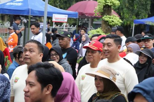Dandim 0901/Smd Bersama Forkopimda Kota Samarinda, Ikuti Jalan Sehat HUT Kota Samarinda Ke-357