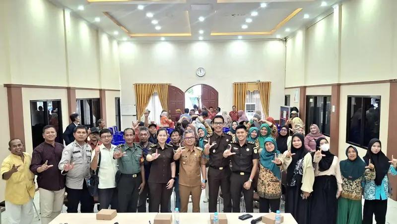 Tingkatkan Sadar Hukum, Babinsa Koramil 0908-01/Loktuan Hadiri Penyuluhan Hukum