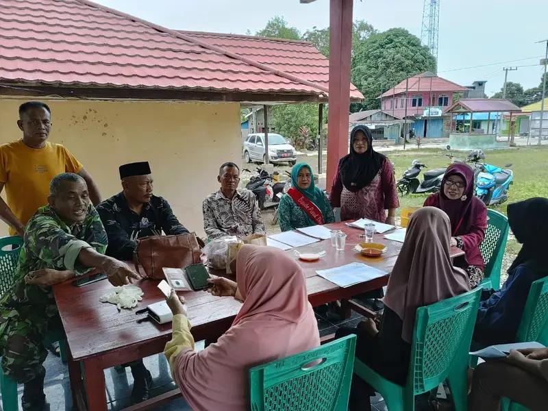Dampingi Posyandu, Bukti Nyata Babinsa Koramil 0908-02/Muara Badak Peduli Kesehatan Warganya Terutama Lansia