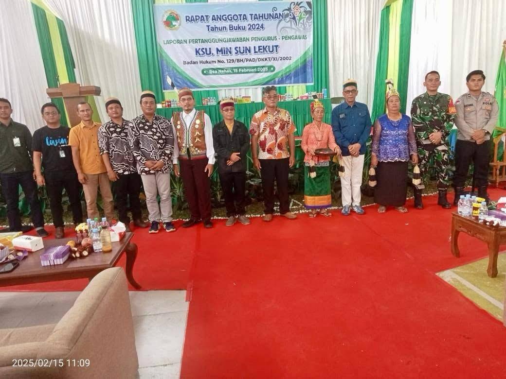 Danramil 0909-03 Muara Wahau Hadiri Rapat Anggota Tahunan Koperasi.