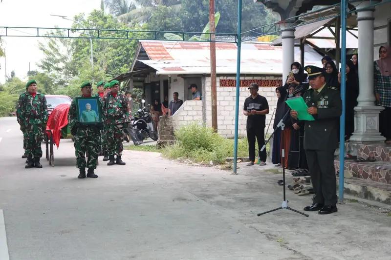 Kapten Inf H.Imam S pimpin Upacara Pemakaman Secara Militer Alm Pelda Gunawan