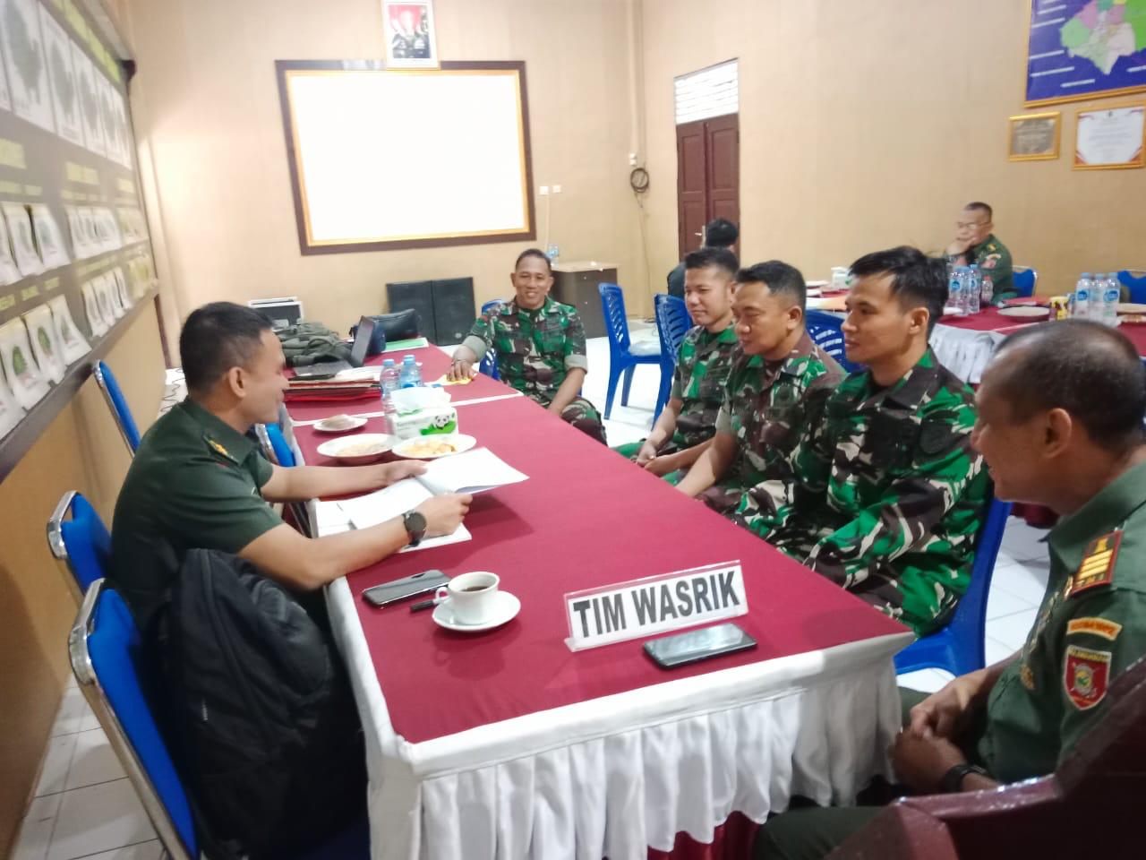 Tim Wasrik Itdam VI/Mulawarman Periksa Program Kerja dan Administrasi di Kodim 1002/HST