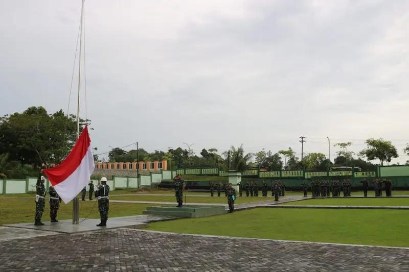 Danramil 01/Penajam Bacakan Amanat KASAD Pada Upacara 17 Februari 2025