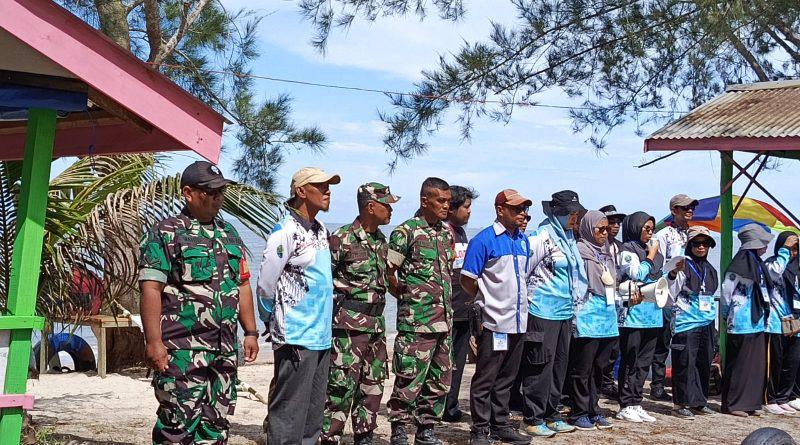 Anggota Koramil 0903-07/TPT Berikan Pelatihan Dasar Kepemimpinan Siswa Siswi SMKN 1 Tanjung Palas Timur
