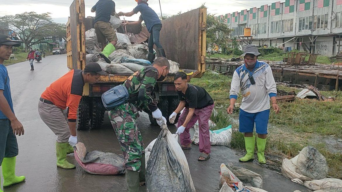 Aksi Bersi Pasar di Tanjung Selor dalam Rangka Hari Peduli Sampah Nasional 2025