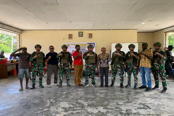 Serap Aspirasi Masyarakat, Satgas Pam Obvitnas Yonif 611/Awang Long Bersama Pejabat Distrik Mimika Gelar Musyawarah Pembangunan Desa