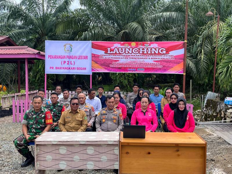 Sinergitas TNI-Polri: Babinsa Koramil 01/Segah Hadiri Launching Tanaman Obat Keluarga di Polsek Segah