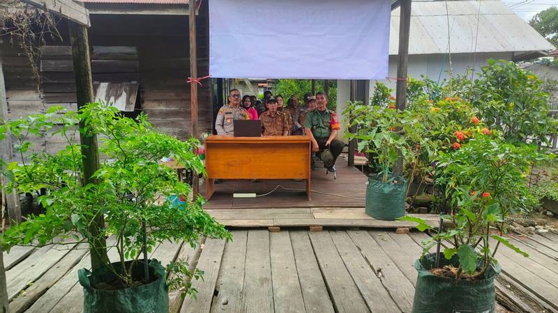 Danramil 1005-02/Kuripan Hadiri Launching Penguatan Program Pekarangan Pangan Lestari