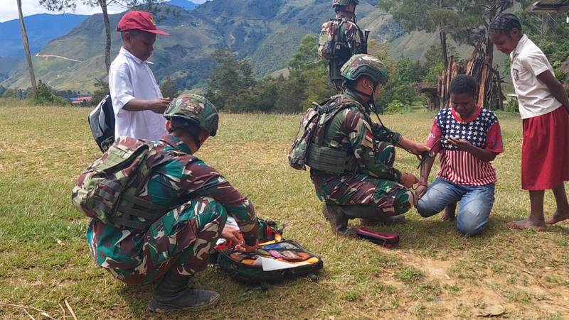 Pengobatan Gratis dari Satgas Yonif 614/RJP, Bantu Kesehatan Masyarakat