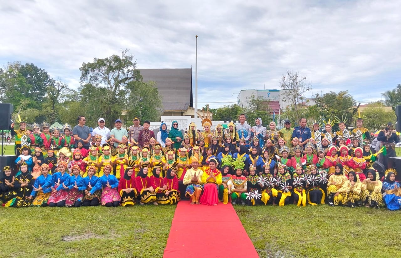 Lestarikan Budaya, Dandim 1002/HST Hadiri dan Apresiasi Peringatan Hari Tari Sedunia